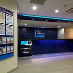 Travelodge Mitchell Lane מלון בריסטול