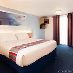 Travelodge Mitchell Lane 3*