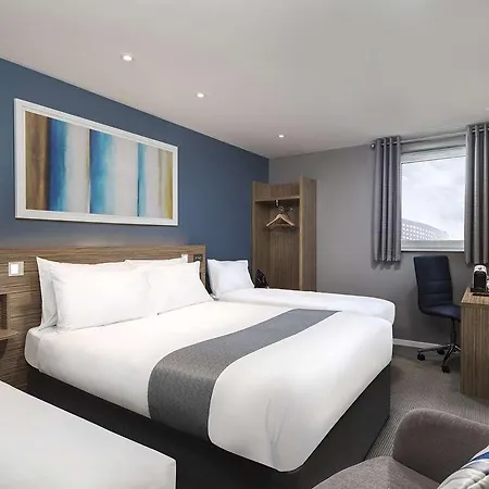 Travelodge Mitchell Lane 3*