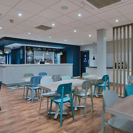 Travelodge Mitchell Lane 3*