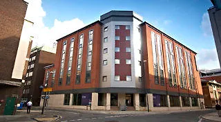 ホテル Travelodge Mitchell Lane 3*
