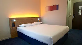 Travelodge Mitchell Lane 3*