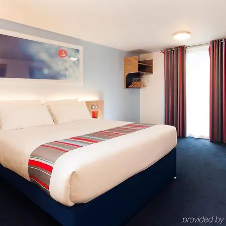 Travelodge Mitchell Lane 3*