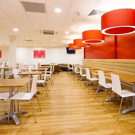 Travelodge Mitchell Lane