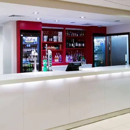 Travelodge Mitchell Lane Hotel 3*