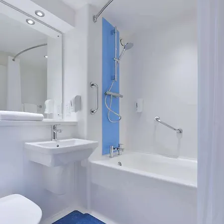 Travelodge Mitchell Lane 3*