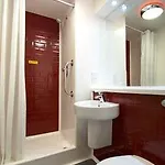 Hotel Travelodge Mitchell Lane 3*