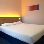 Travelodge Mitchell Lane 3*
