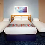 Travelodge Mitchell Lane Hotel