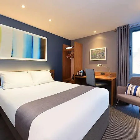 Hotel Travelodge Mitchell Lane 3*